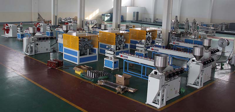 PVC fiber hose making machine.jpg