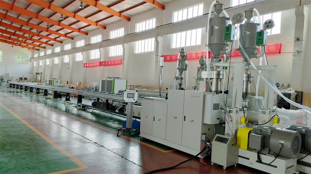 fiver layer PERT barrier pipe making machine.jpg fiver layer PERT barrier pipe making machine.jpg